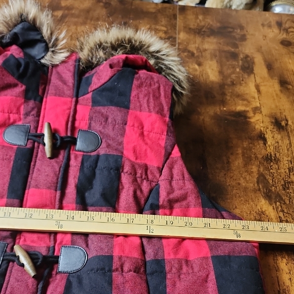 MAURICES | Red Black Buffalo Plaid Quilted Puffer Zipper Vest Removable Fur | 2X - Picture 13 of 14